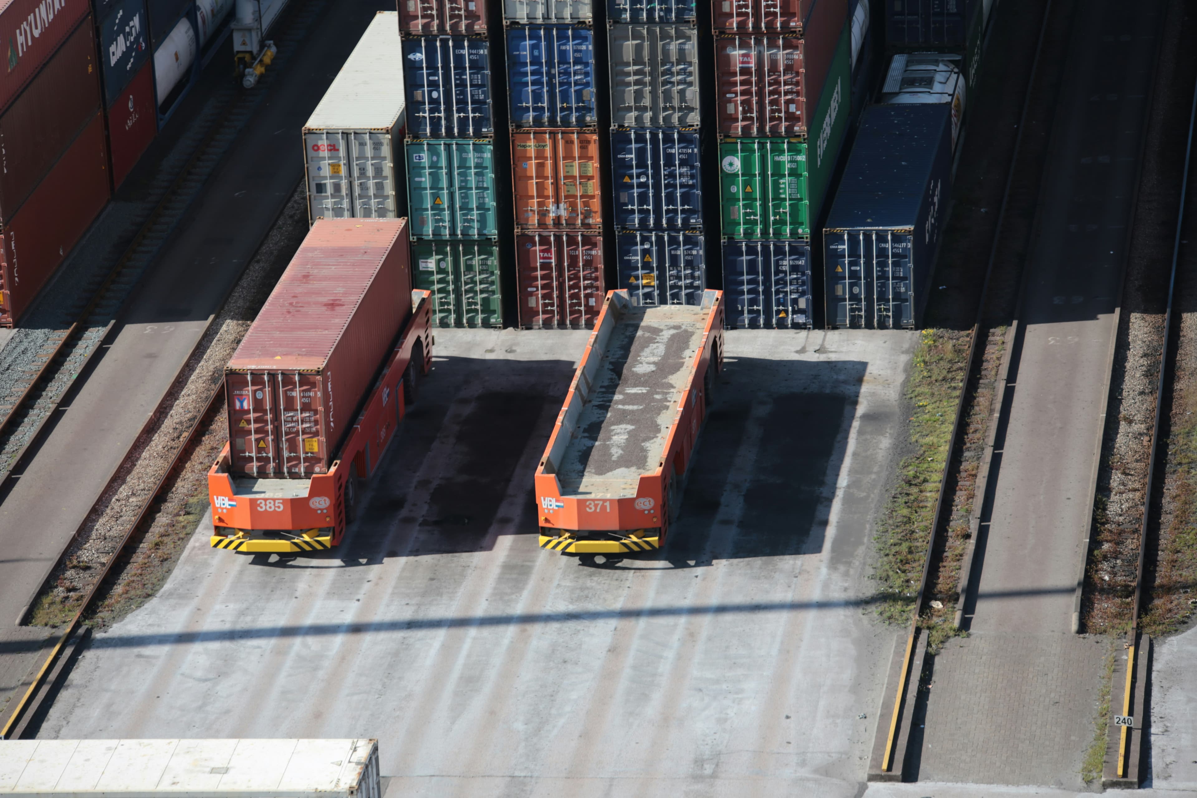 Logistics truck with container